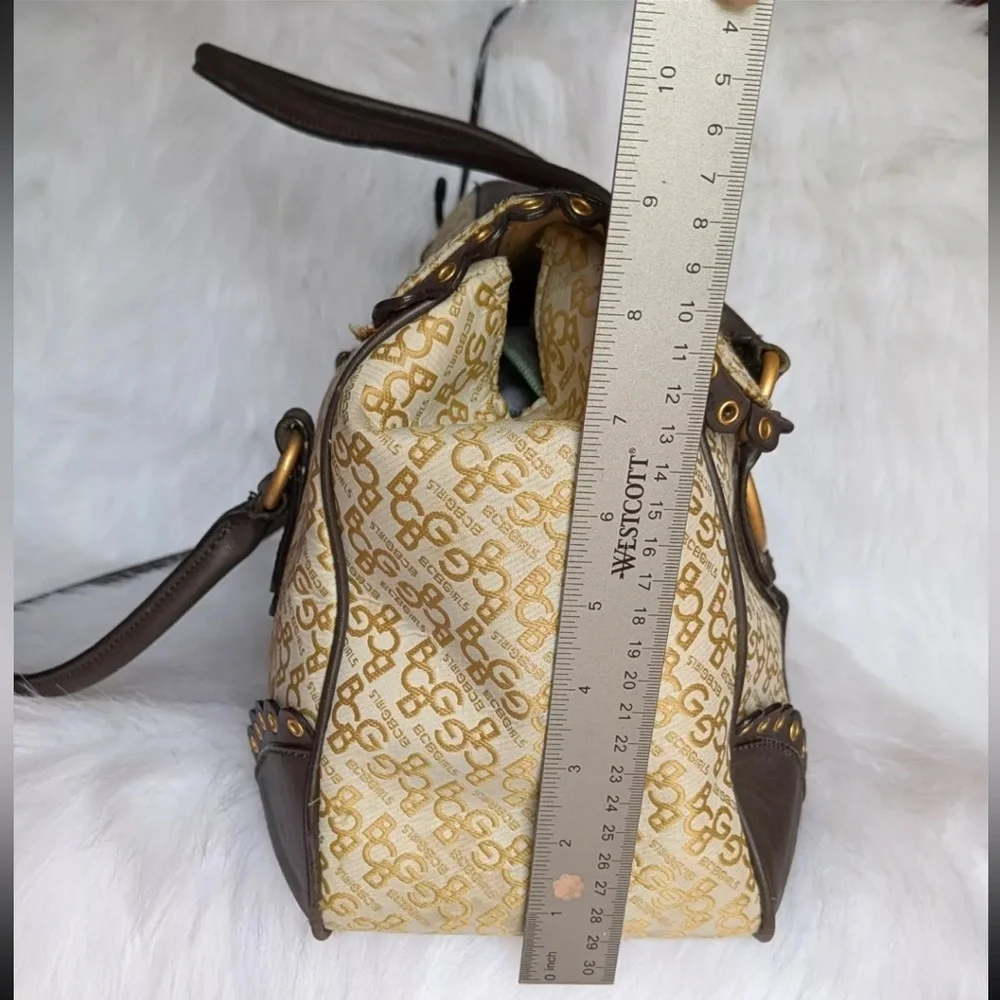 Beautiful Y2K Dior-esque BCBG bag😍🌺 - Picture 4 of 11